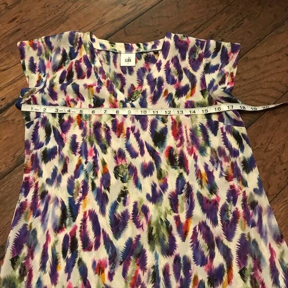 Cabi v neck cap sleeve multi color feather print size XS - Picture 5 of 6